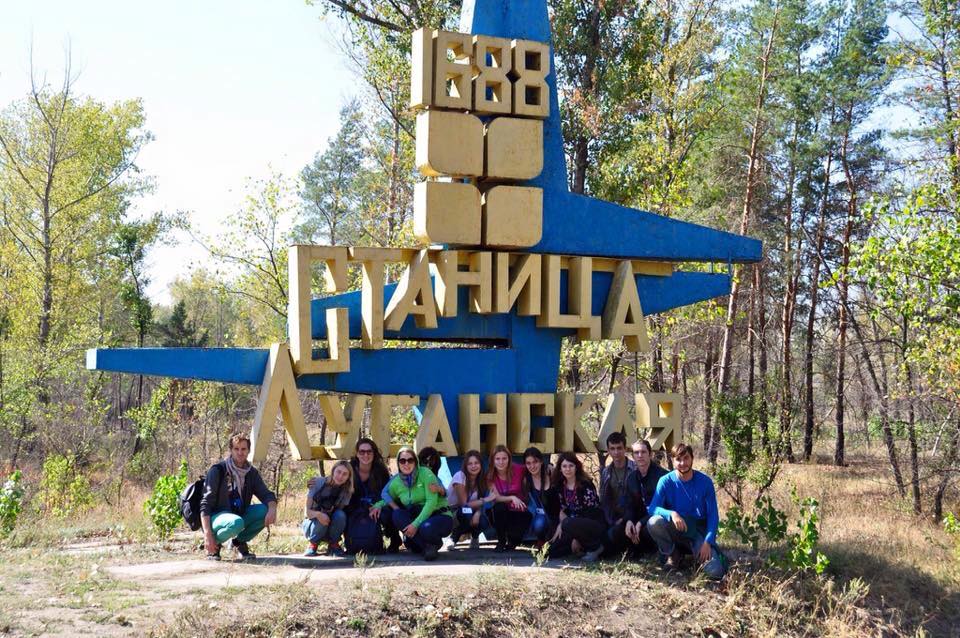 Культурні активісти "Нового Донбасу" провели 10 днів із волонтерською місією у Станично-Луганськомк районі