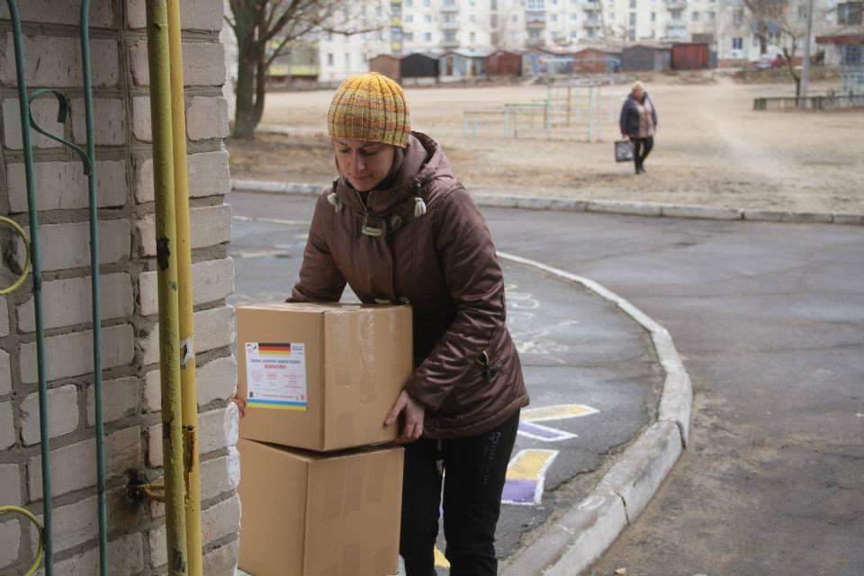 Роздана гуманитарная помощь переселенцам в Рубежном